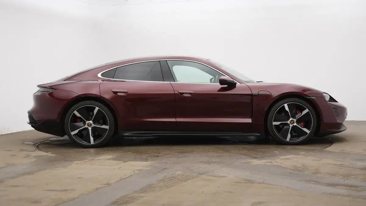 2021-porsche-taycan-e-4s-571ps-performance-battery-plus-big-1