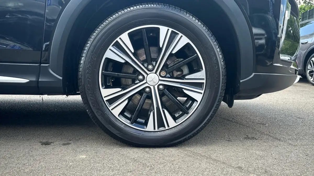 2019-mitsubishi-eclipse-cross-15-3-big-16