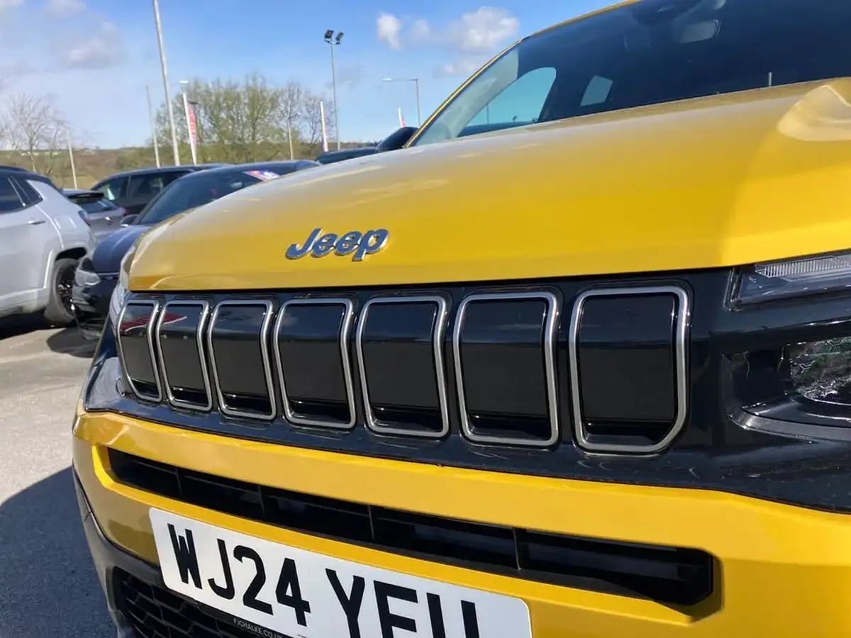 2024-jeep-avenger-12-gse-summit-e-hybrid-48v-auto-big-35