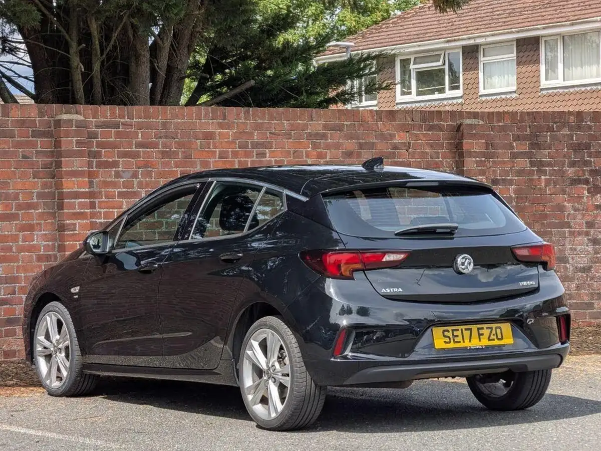 2017-vauxhall-astra-14i-16v-turbo-sri-vx-line-nav-big-8