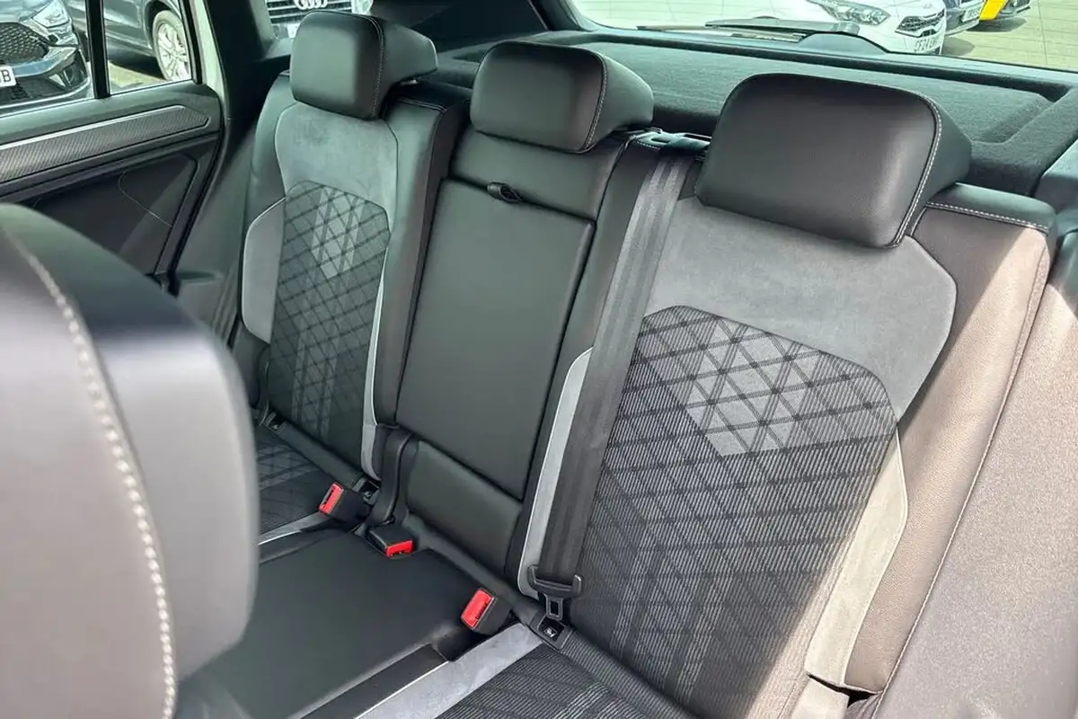 2021-volkswagen-tiguan-15-tsi-r-line-big-13