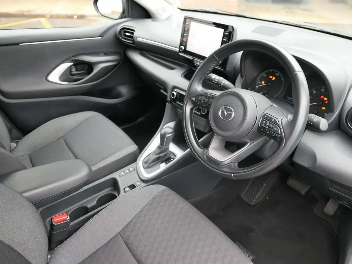 2022-mazda-mazda2-15-agile-big-8