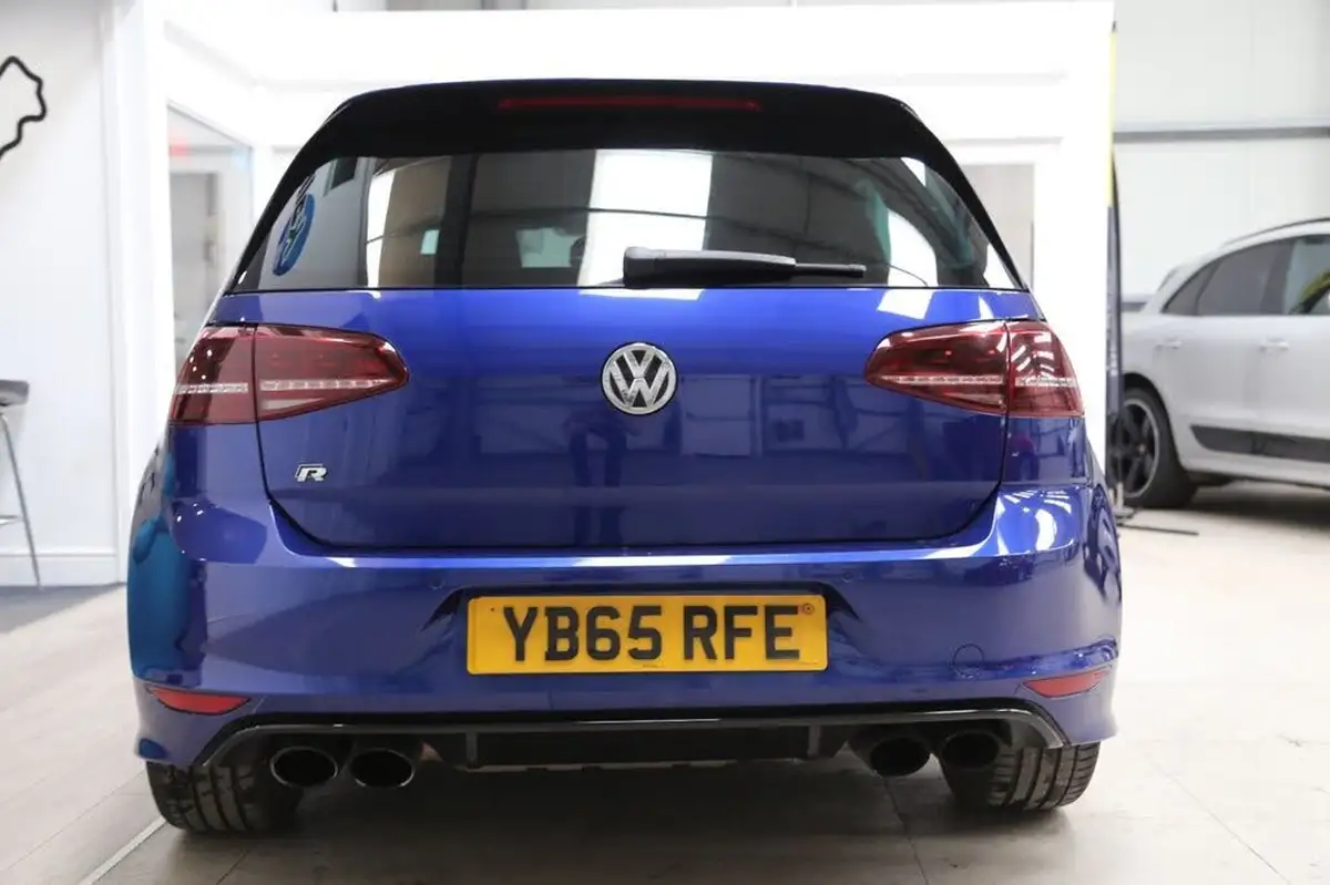 2015-volkswagen-golf-20-tsi-r-hatchback-5d-big-17