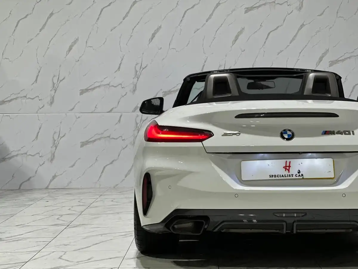 2022-bmw-z4-30-m40i-big-18