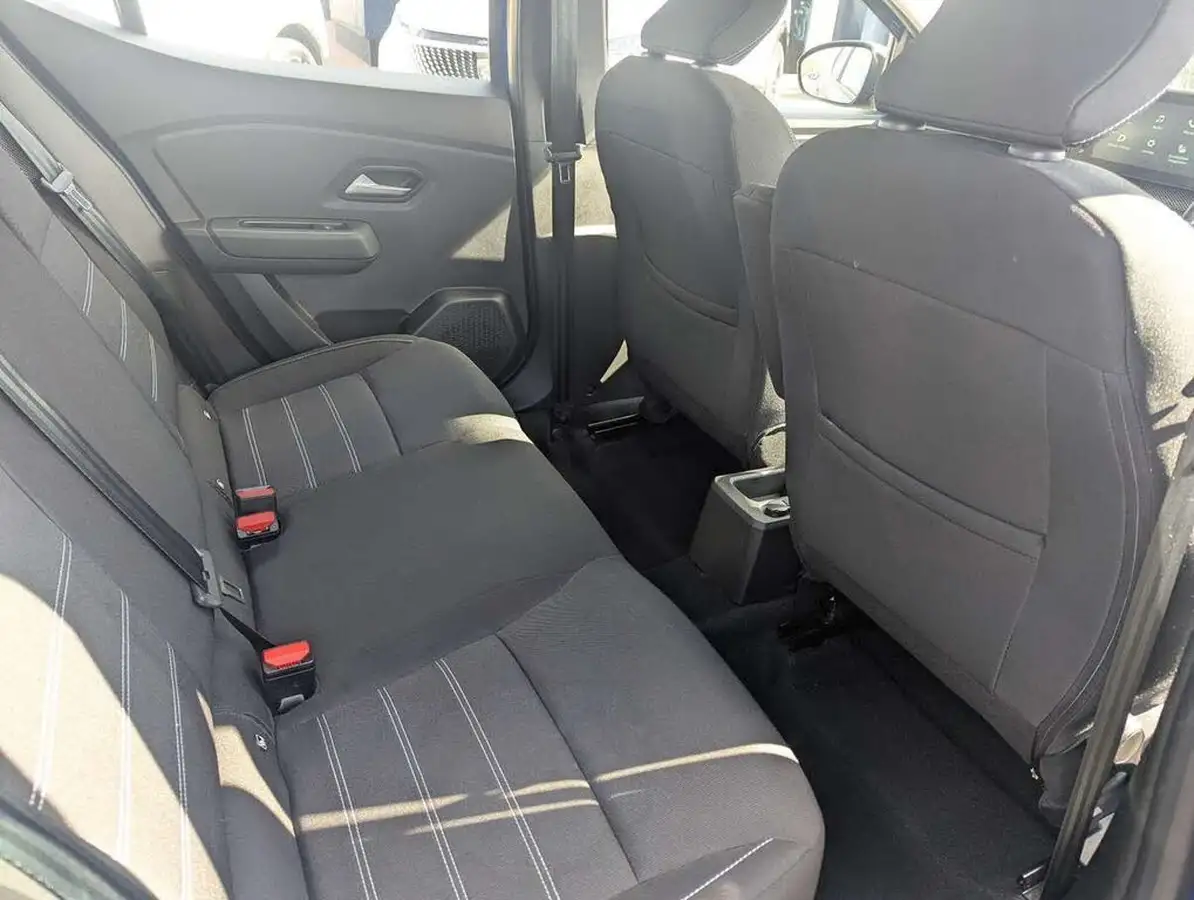 2023-dacia-sandero-10-tce-expression-100bhp-bi-fuel-big-11