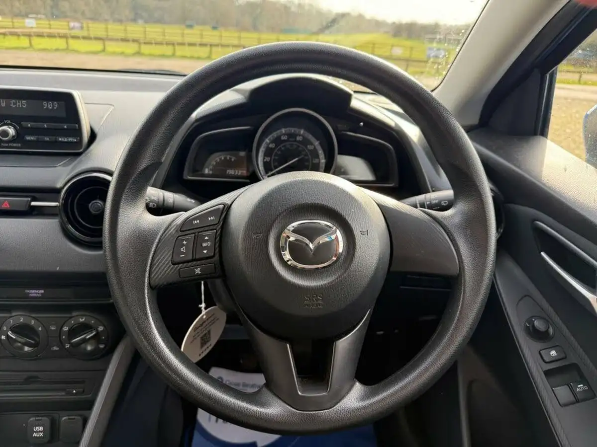 2017-mazda-mazda2-15-se-big-18