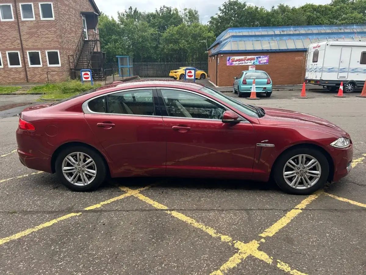 2012-jaguar-xf-22td-luxury-190ps-saloon-4d-auto-big-0