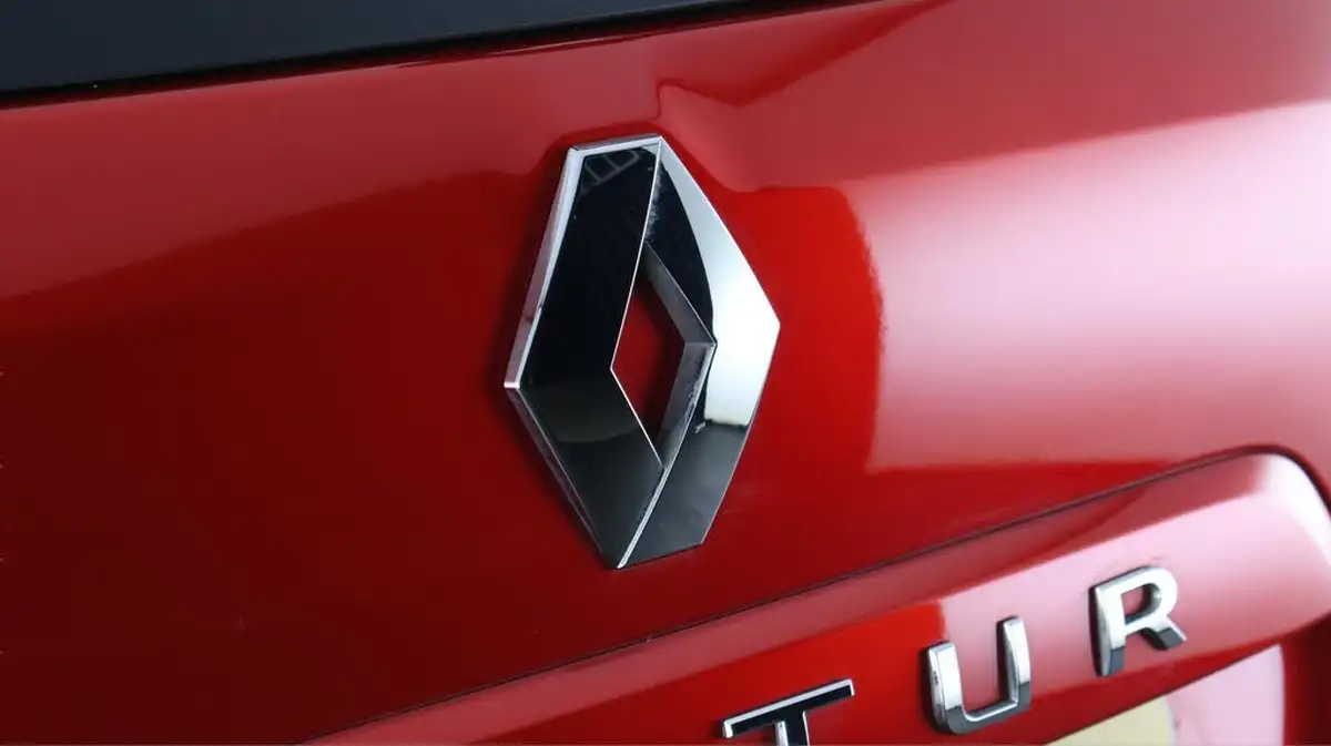 2019-renault-captur-09-tce-iconic-big-19