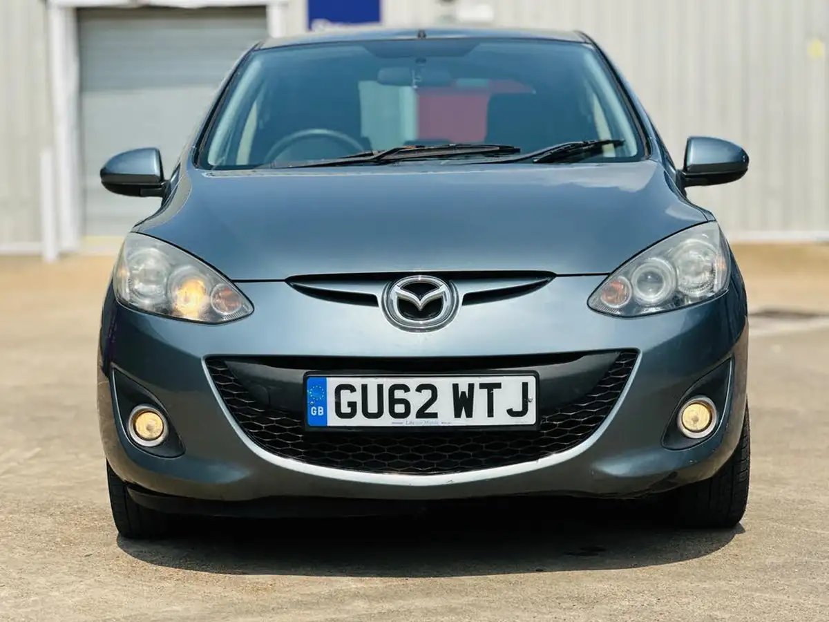 2012-mazda-mazda2-13-venture-big-5