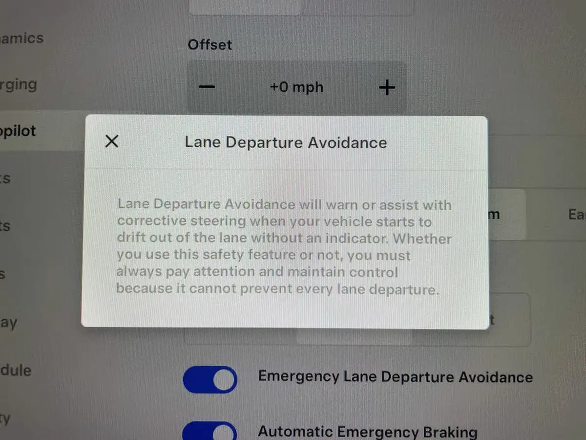 2023-tesla-model-y-e-rwd-big-36