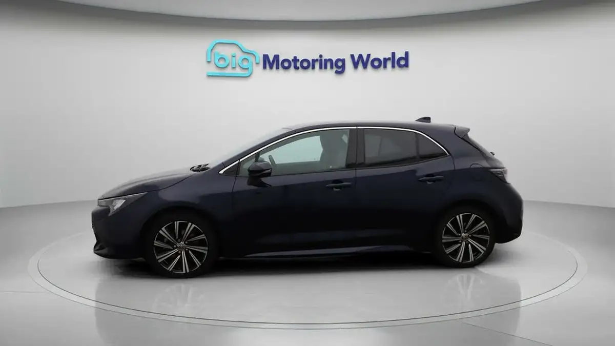 2022-toyota-corolla-20-vvt-i-design-181bhp-spare-wheel-hatchback-big-4