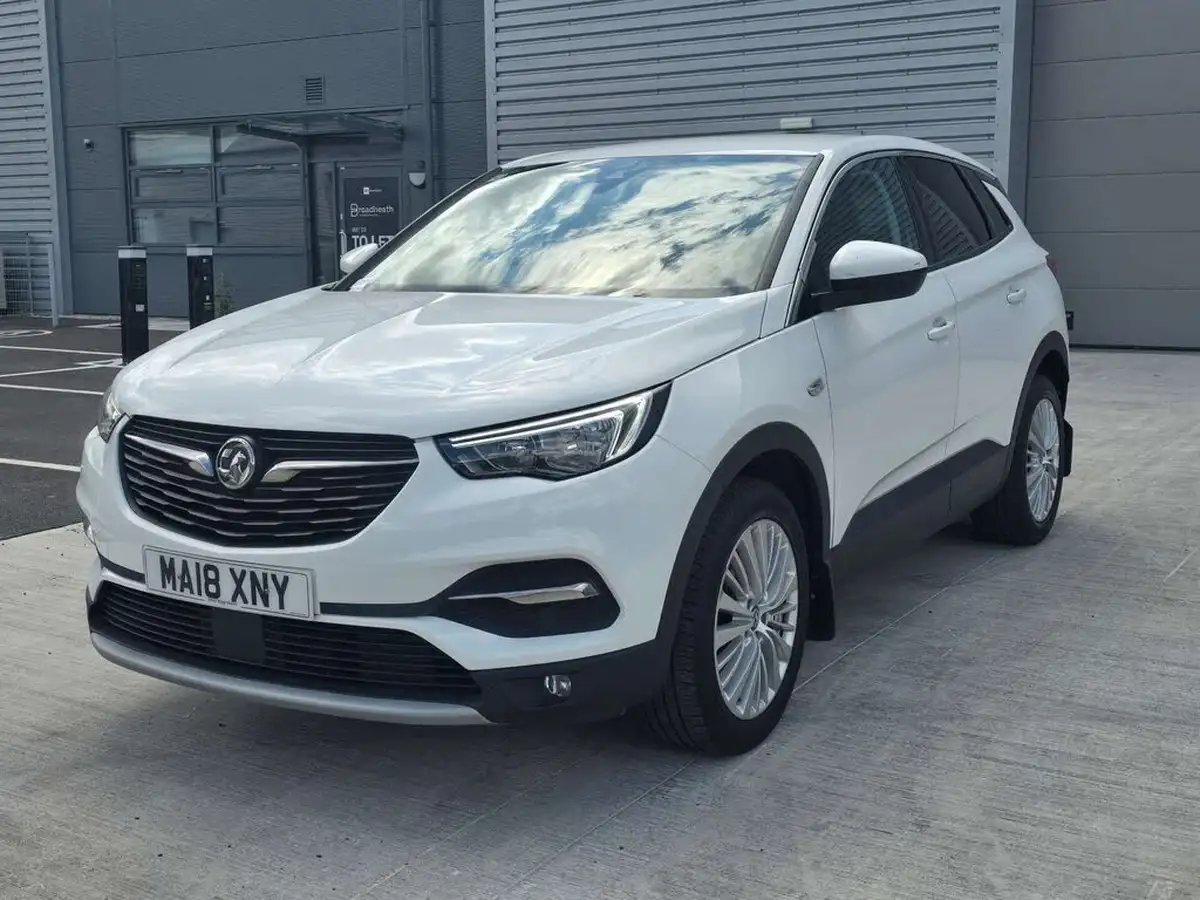 2018-vauxhall-grandland-x-12-sport-nav-130ps-big-2