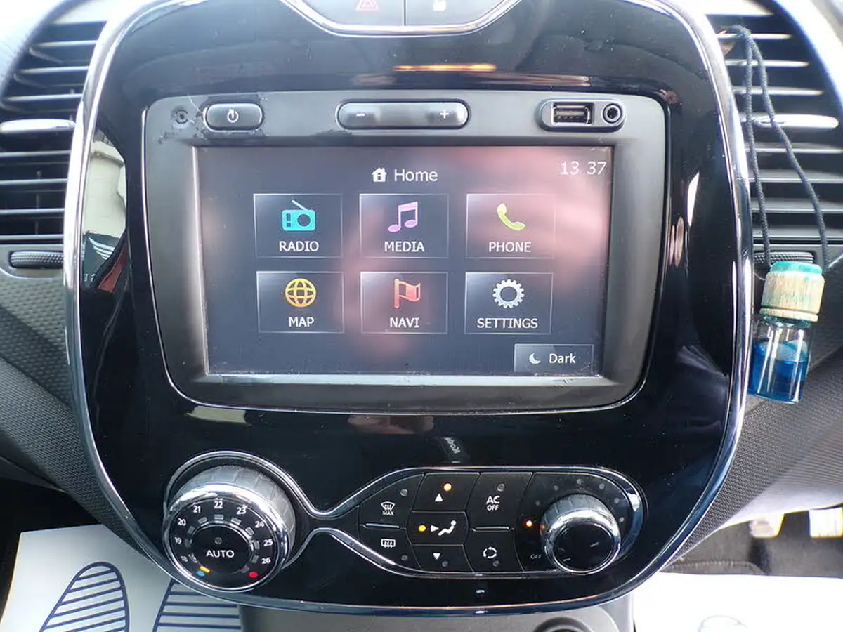 2015-renault-captur-15dci-dynamique-s-90bhp-energyss-big-12
