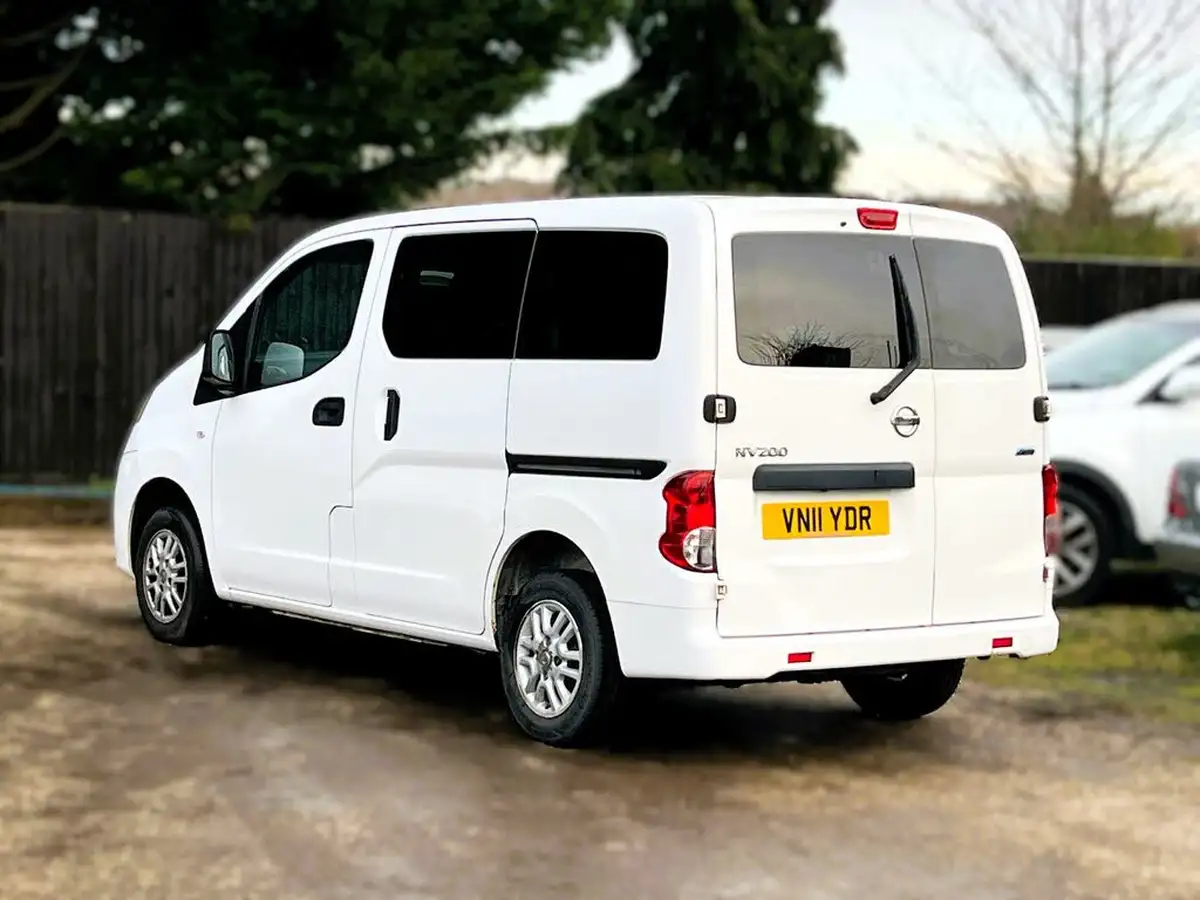 2011-nissan-nv200-15td-se-85bhpeuro-5-combi-5seater-big-12