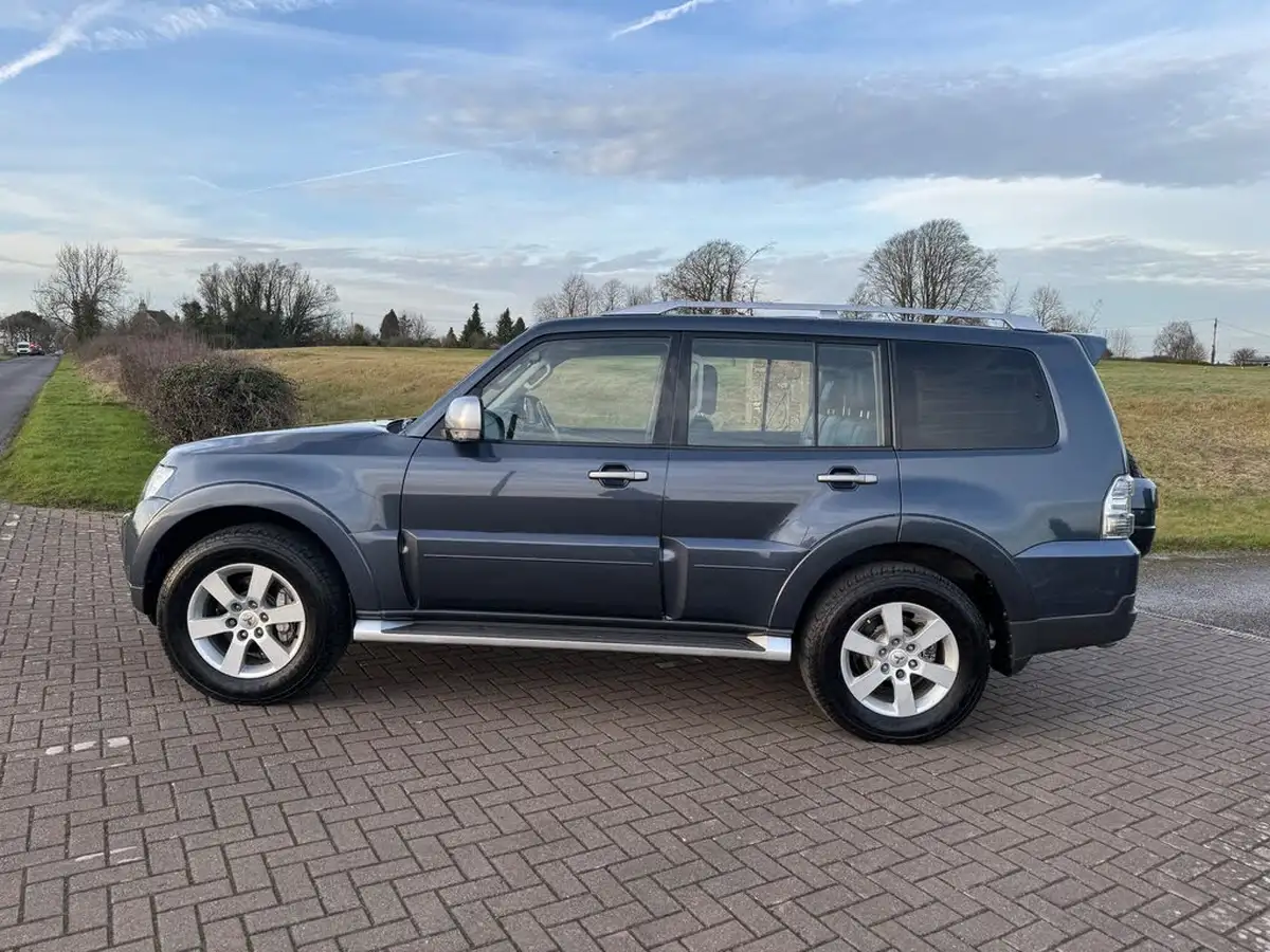 2008-mitsubishi-shogun-32td-diamond-5d-big-15