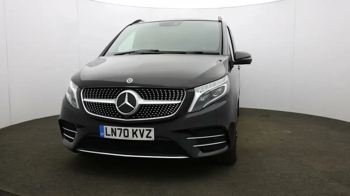 2020-mercedes-benz-v-class-20d-v300d-amg-line-extra-long-big-43