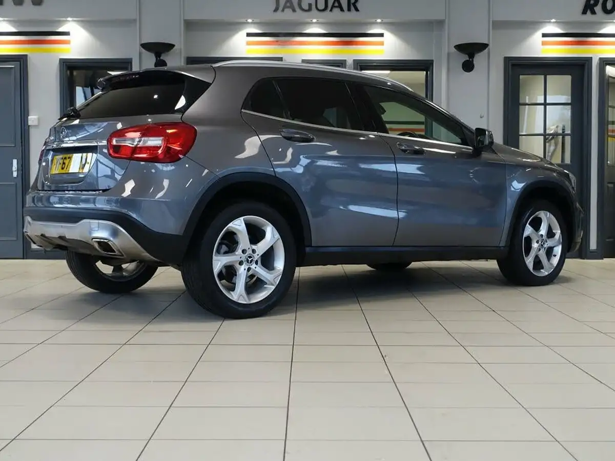 2017-mercedes-benz-gla-class-16-gla-200-sport-big-6