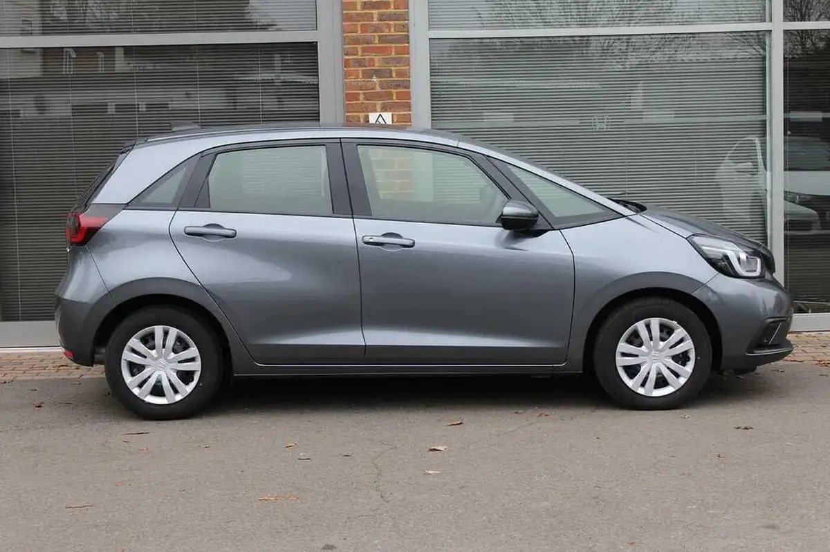 2023-honda-jazz-15-i-mmd-se-big-4