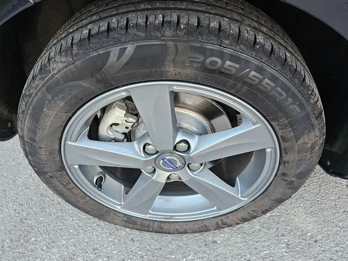 2015-volvo-v40-16td-d2-es-big-47