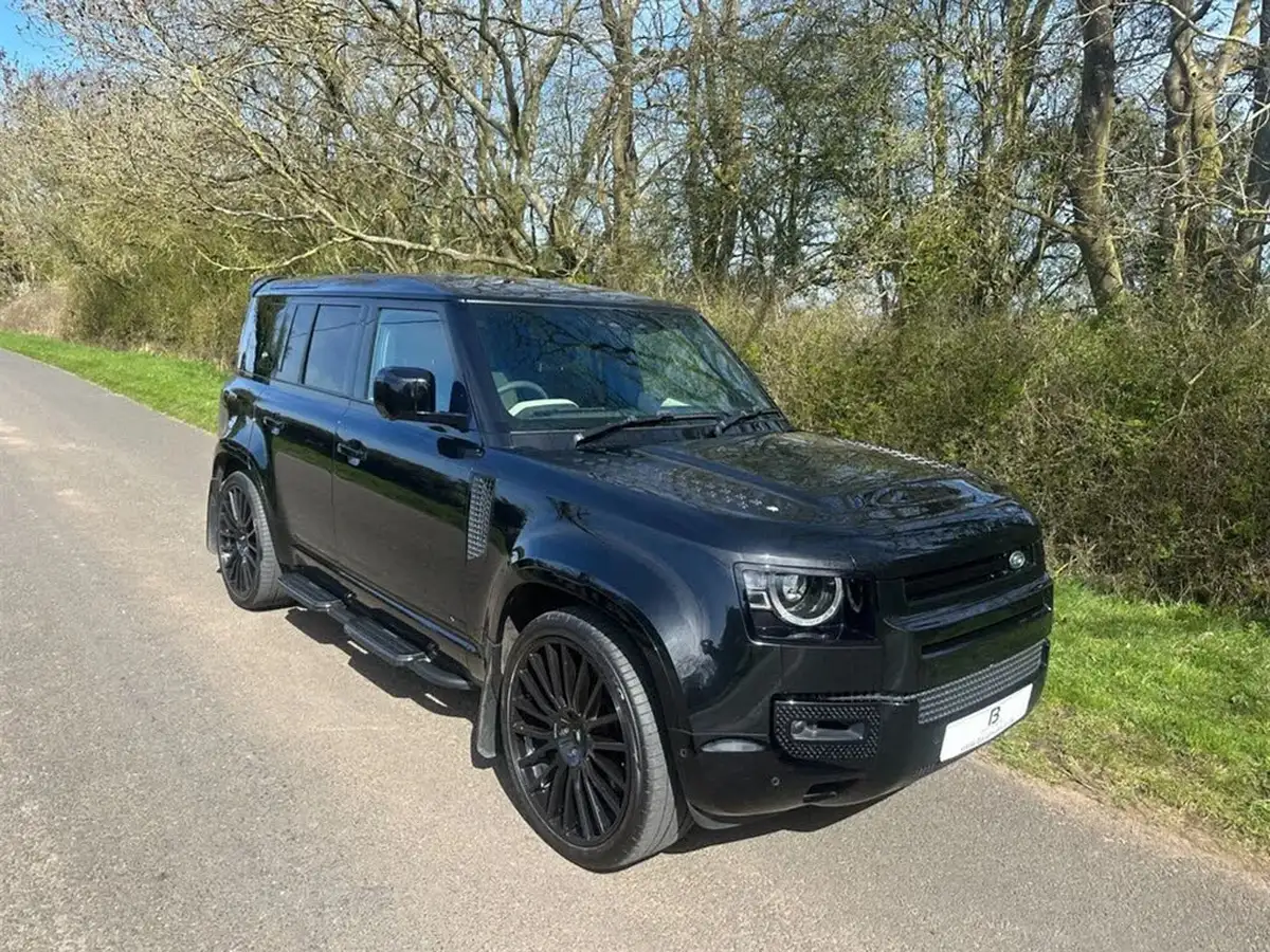 2022-land-rover-110-defender-50-p525-v8-big-0