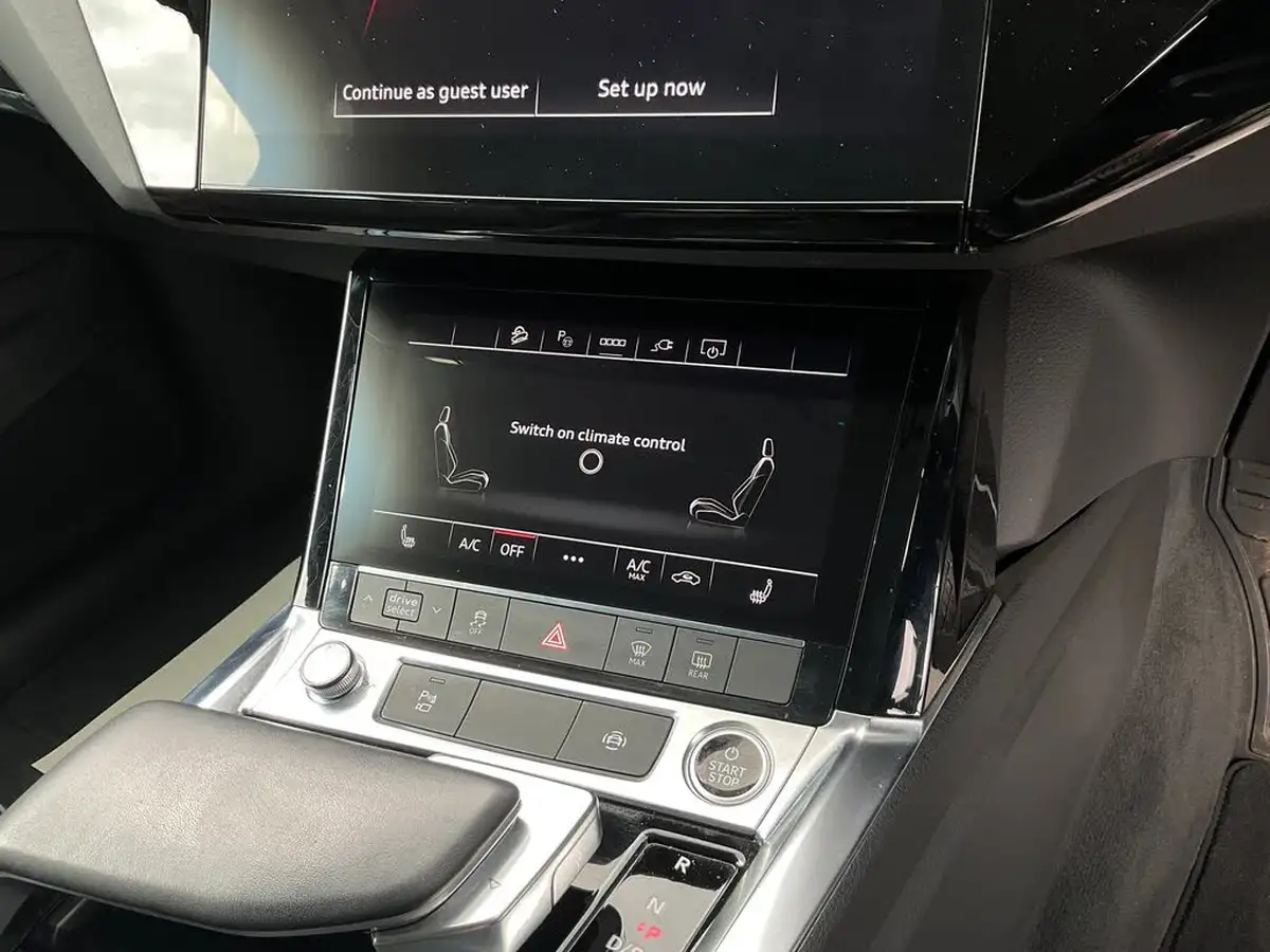 2022-audi-e-tron-55e-technik-station-wagon-big-33
