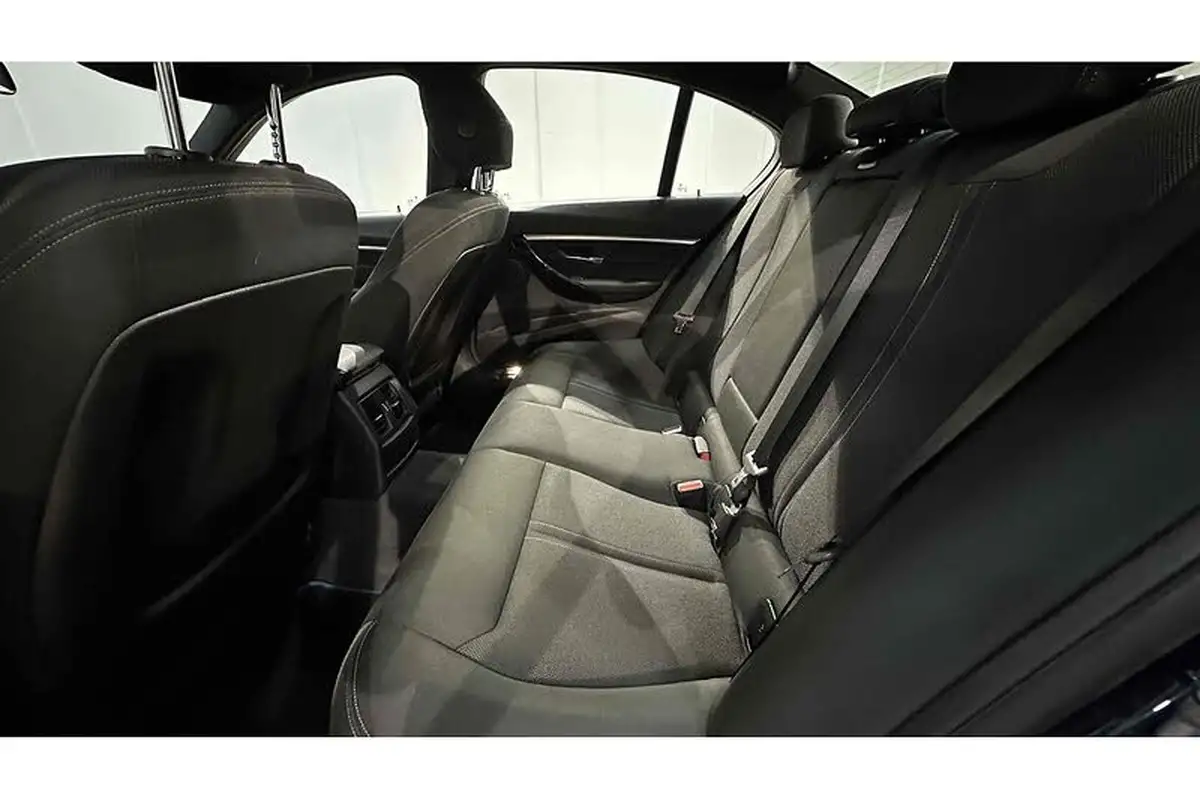 2018-bmw-3-series-20-320i-sport-saloon-4d-auto-big-16