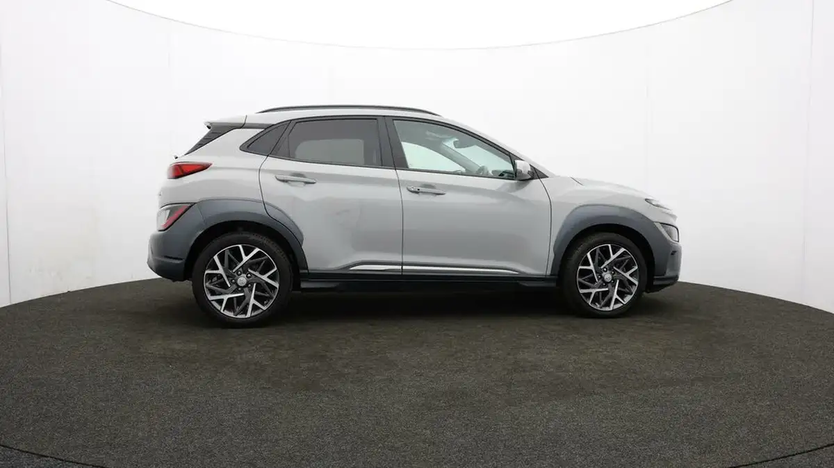 2023-hyundai-kona-16-gdi-premium-big-40