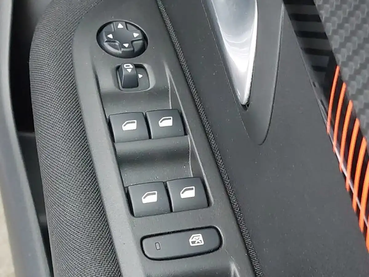 2020-peugeot-208-12-puretech-active-premium-75bhp-big-18