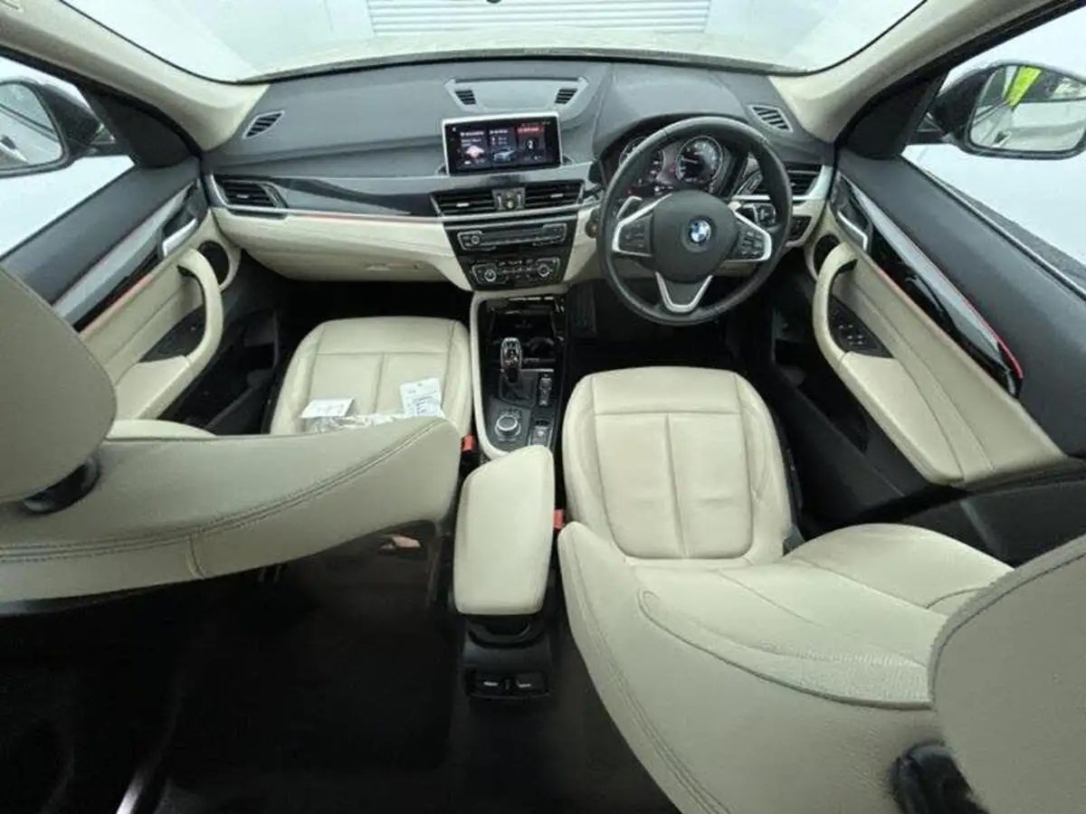 2022-bmw-x1-20-xdrive20i-xline-big-8