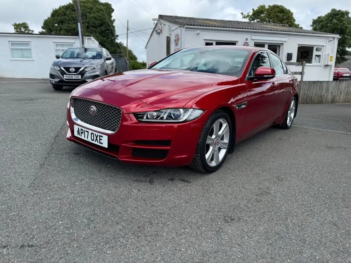 2017-jaguar-xe-20d-portfolio-180ps-1999cc-auto-big-10