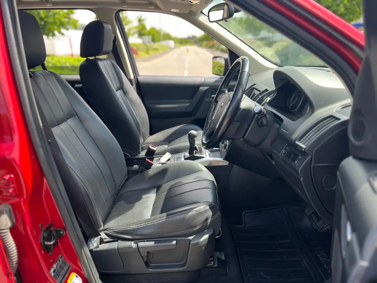 2014-land-rover-freelander-2-22td4-gs-big-16