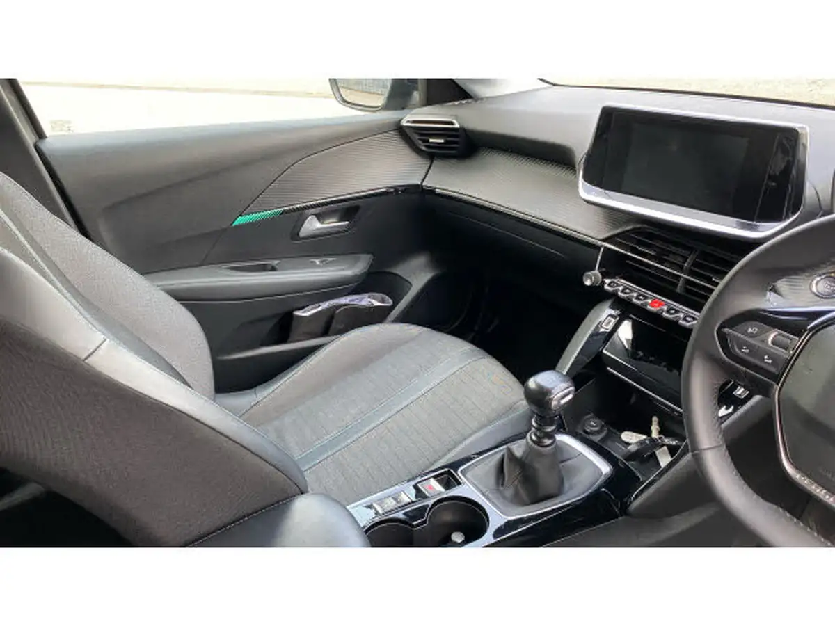 2022-peugeot-208-12-puretech-allure-premium-100bhp-big-13