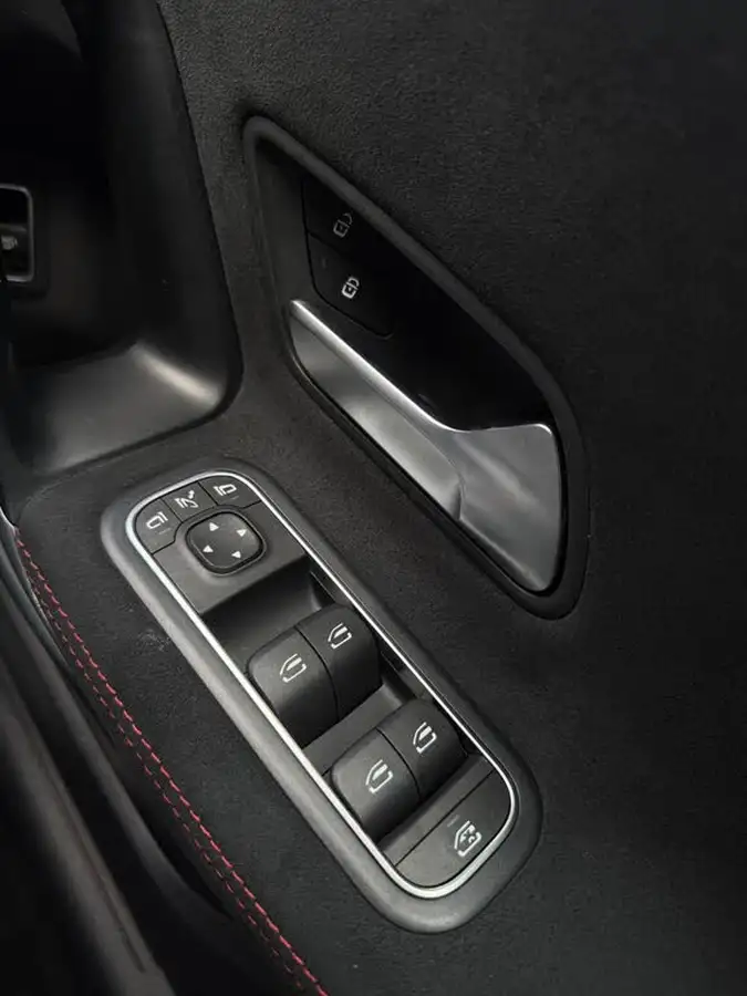 2020-mercedes-benz-a-class-13-a200-amg-line-executive-saloon-4d-7g-dct-big-40