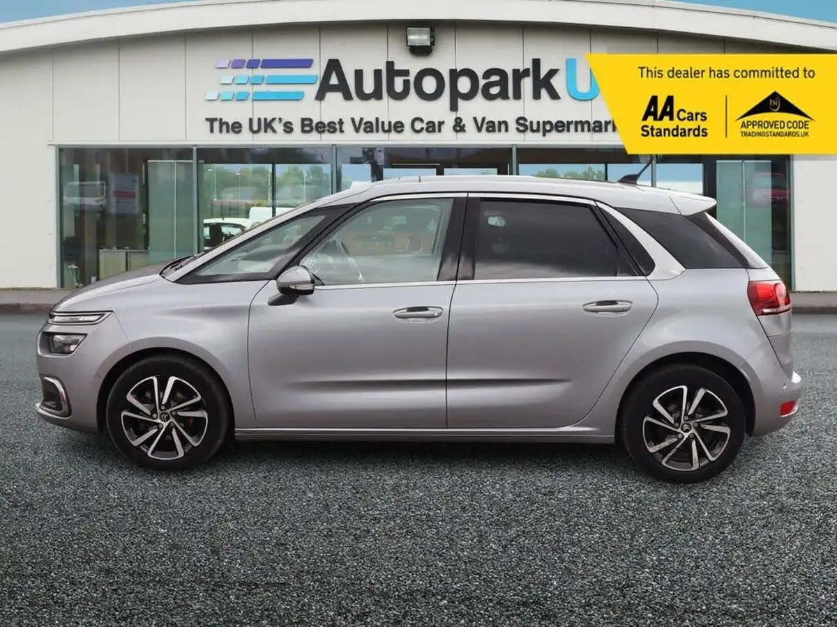 2019-citroen-c4-spacetourer-15bluehdi-flair-big-1