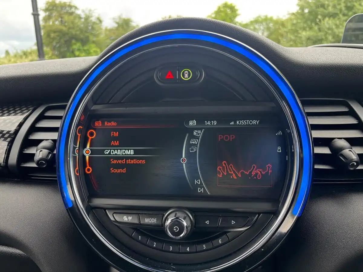 2017-mini-cooper-20-cooper-s-chili-ss-hatchback-3d-big-26