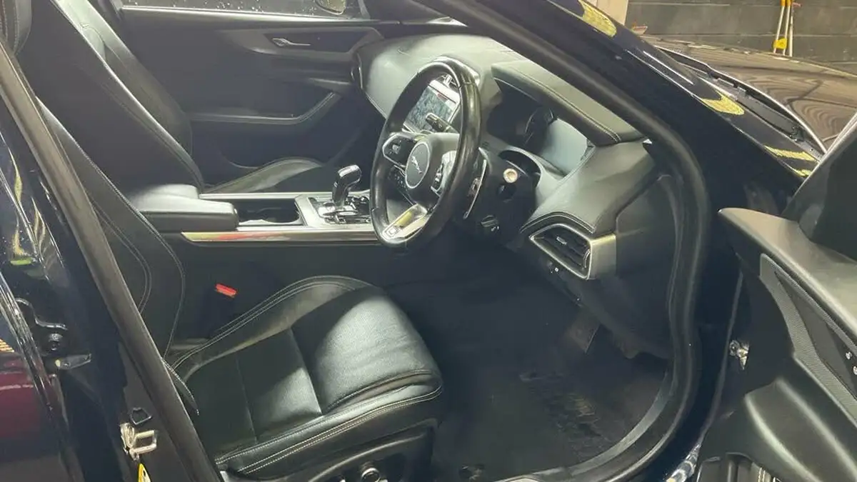 2019-jaguar-xe-20d-r-dynamic-s-big-4