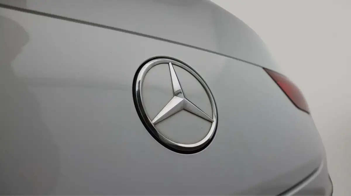 2022-mercedes-benz-cla-13-cla-200-amg-line-coupe-4d-big-22