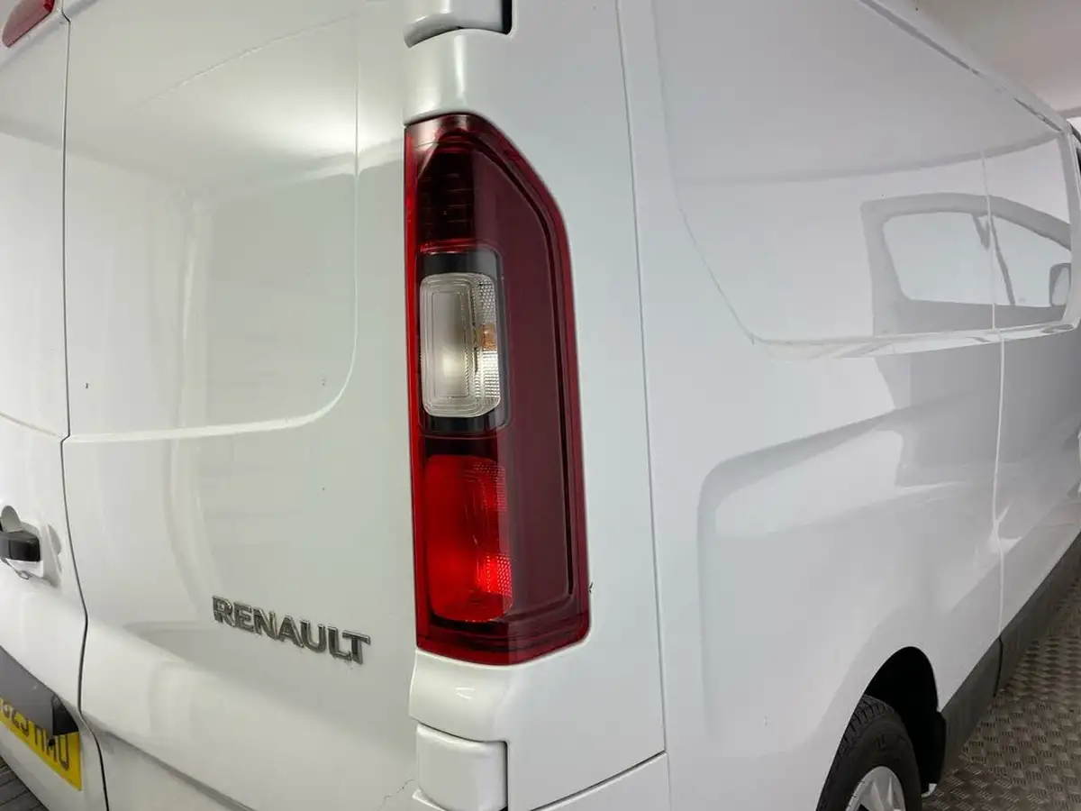 2023-renault-trafic-20dci-ll30-130-business-panel-big-37