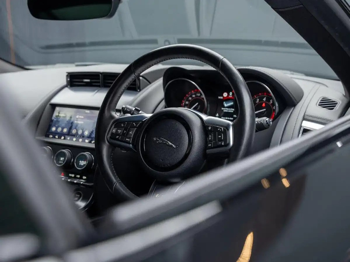 2019-jaguar-f-type-50-v8-sc-r-550ps-awd-ss-coupe-big-31