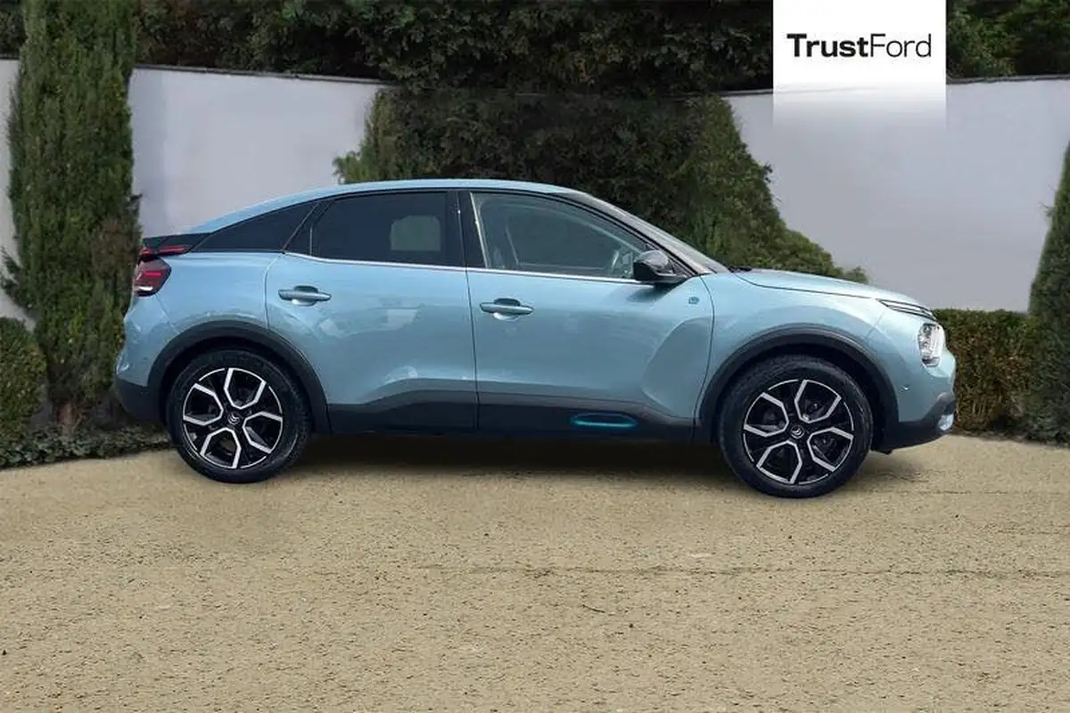 2022-citroen-c4-e-shine-plus-big-2