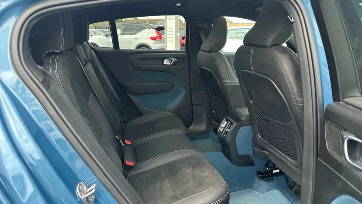 2022-volvo-c40-e-twin-recharge-pro-big-5