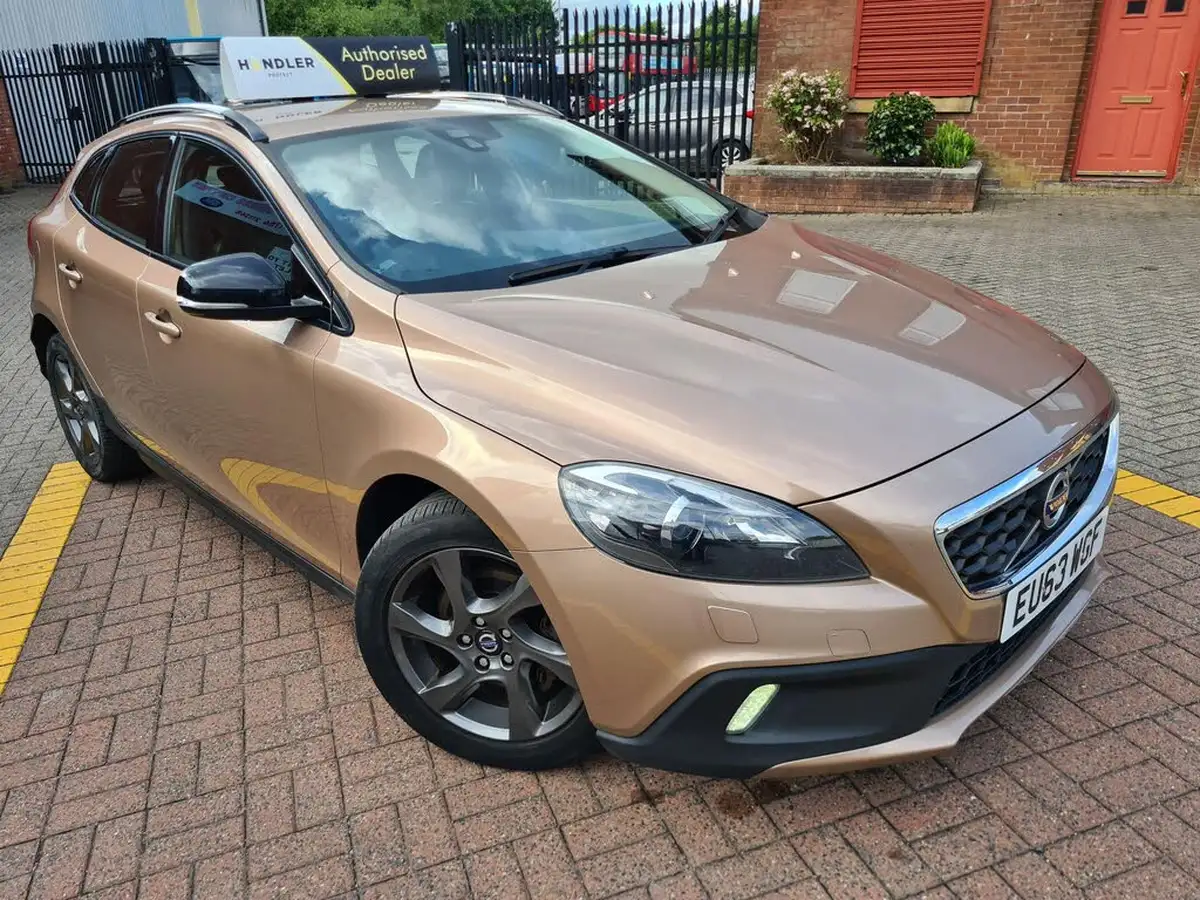 2013-volvo-v40-16td-d2-cross-country-lux-powershift-big-20
