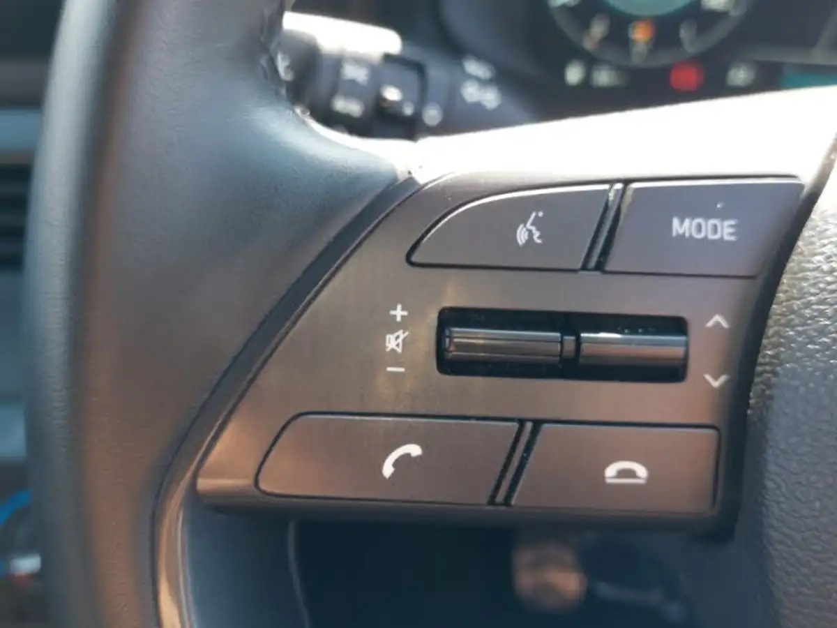 2022-hyundai-bayon-10-t-gdi-se-connect-big-12