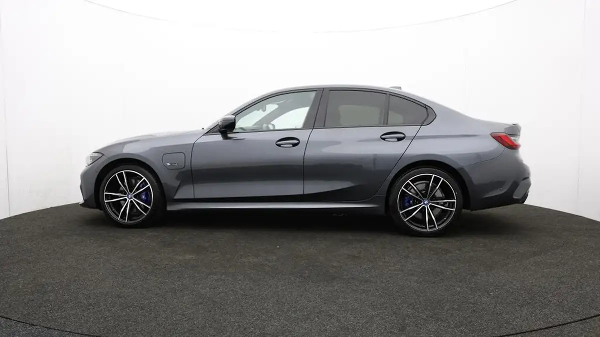 2022-bmw-3-series-20-330e-m-sport-pro-pack-saloon-4d-big-63