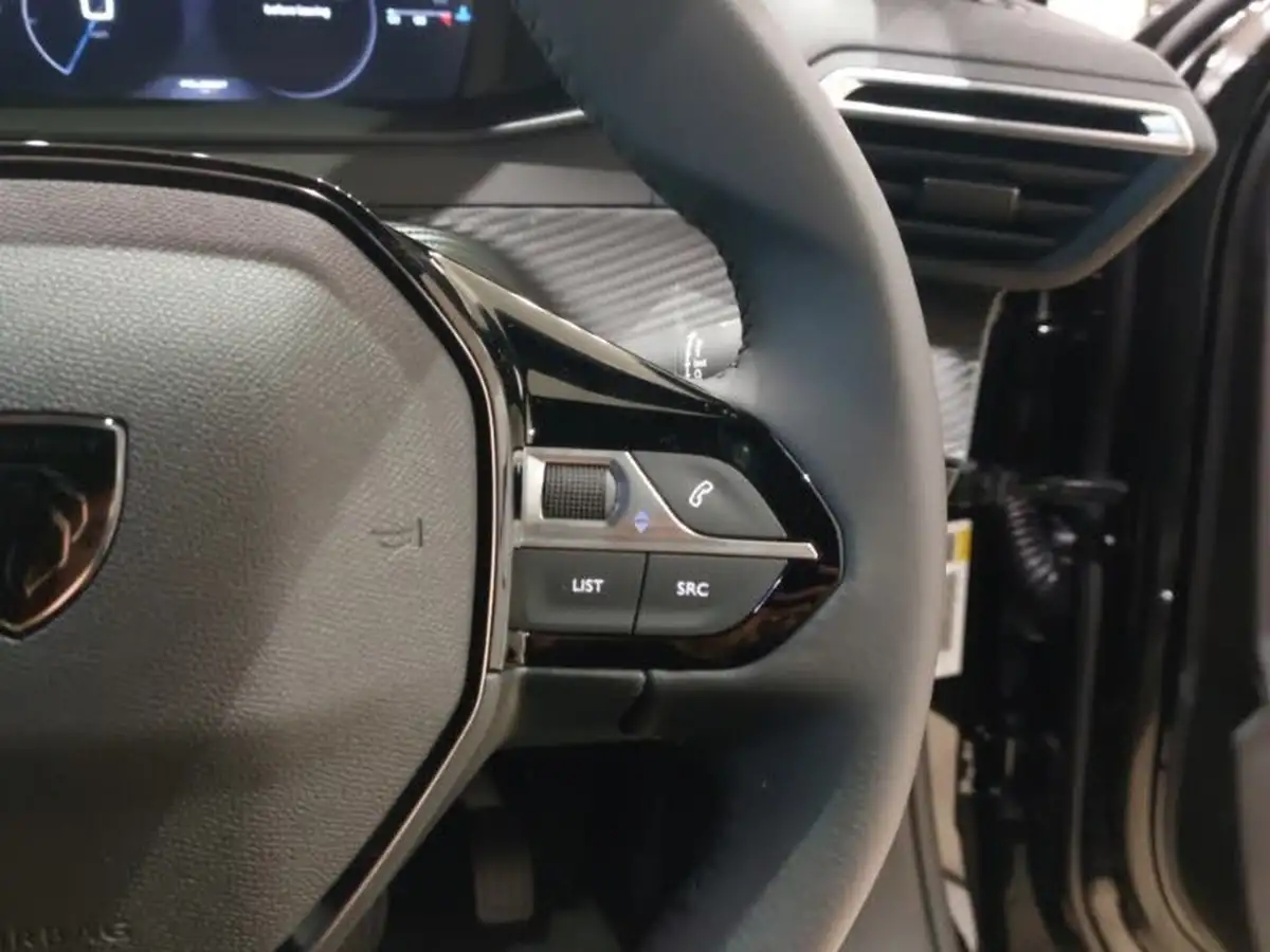 2025-peugeot-2008-suv-12-puretech-allure-130ps-big-17