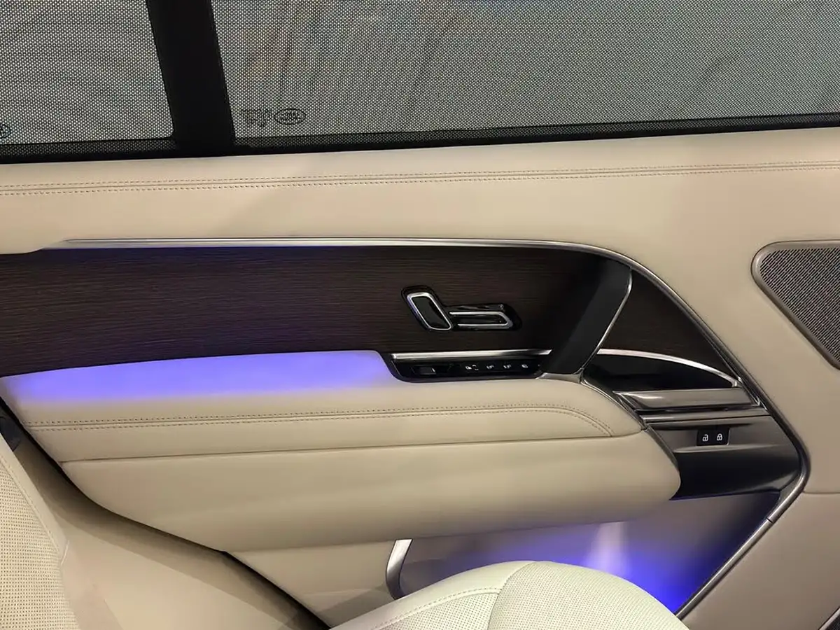 2022-land-rover-range-rover-30-p440e-autobiography-big-19
