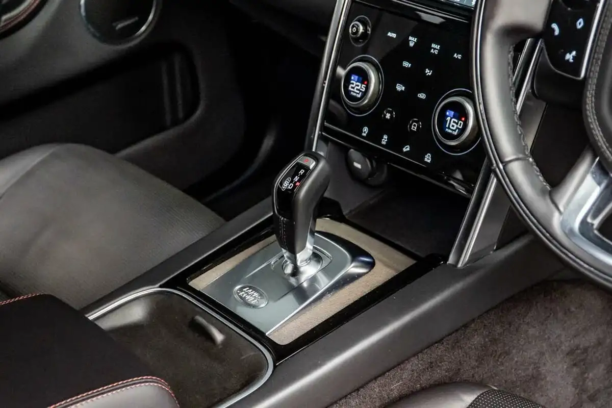 2020-land-rover-discovery-sport-20-d180-r-dynamic-hse-big-33