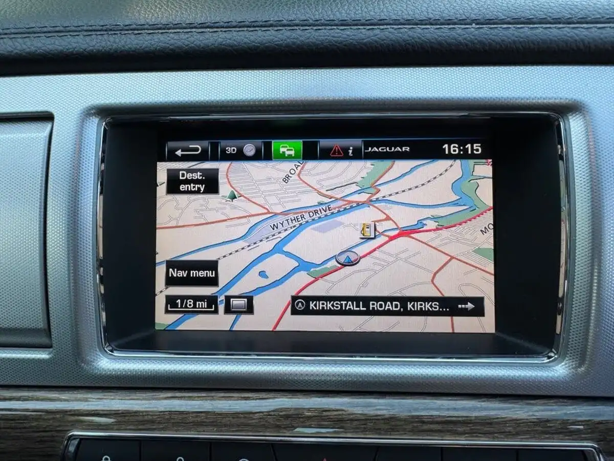 2015-jaguar-xf-22td-luxury-163ps-saloon-4d-big-31