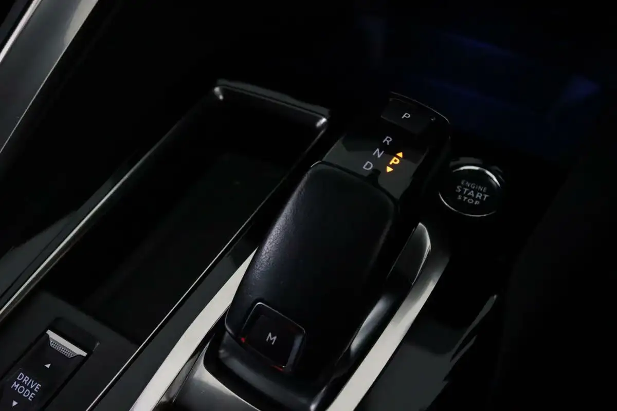 2022-peugeot-5008-suv-12-puretech-gt-eat8-big-19