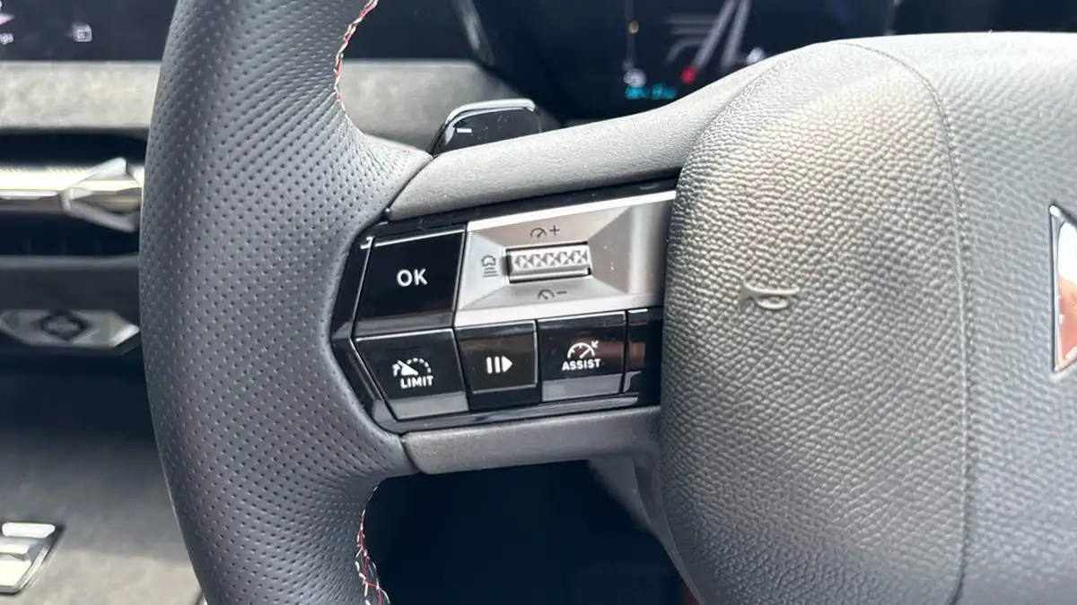 2024-ds-ds-4-e-tense-performance-line-nav-big-22